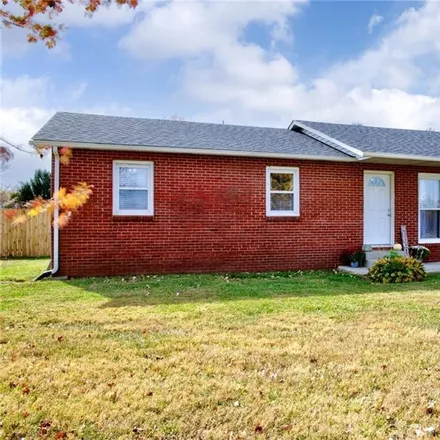 Buy this 3 bed house on 601 East Cutshall Road in Scott County, IN 47102