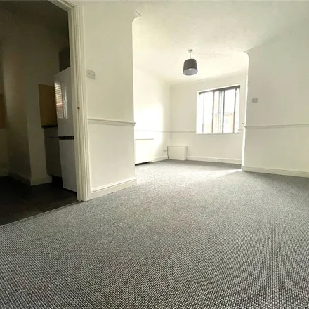 Image 7 - Shotton Infant School, Mostyn Street, Shotton, CH5 1JW, United Kingdom - Apartment for rent