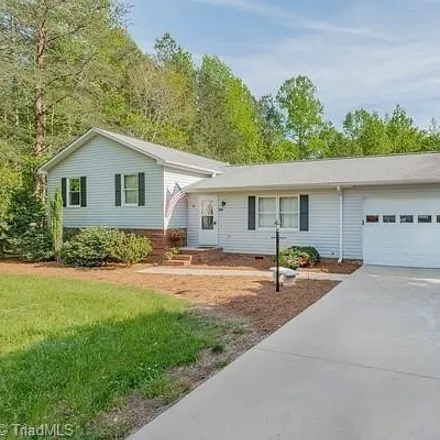 Buy this 3 bed house on 641 Oakwood Circle in Davidson County, NC 27295