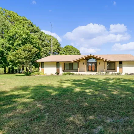 Buy this 3 bed house on 398 Pleasant Plains Road in Jackson, TN 38305