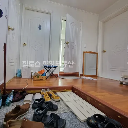 Rent this 3 bed apartment on 서울특별시 서초구 양재동 17-31