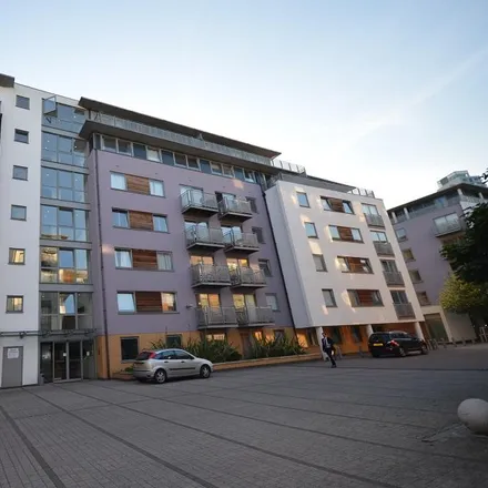 Rent this 2 bed apartment on Dakota Building in Deals Gateway, London