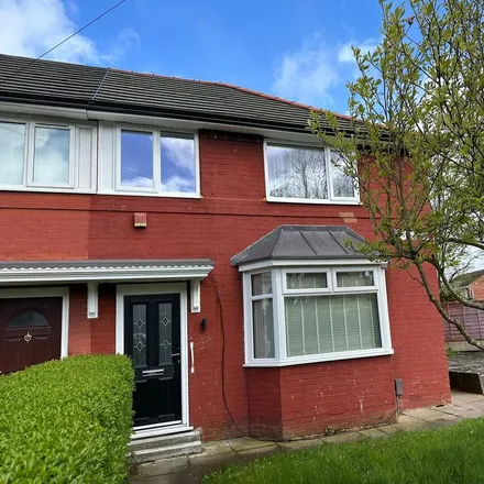 Rent this 3 bed townhouse on Nettlebarn Road in Wythenshawe, M22 8HQ