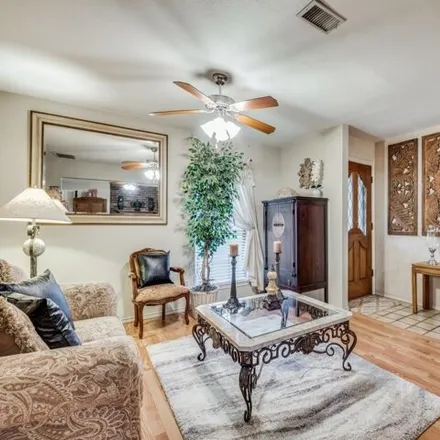 Image 3 - 2009 Jessie Place, Edgecliff Village, Tarrant County, TX 76134, USA - House for sale