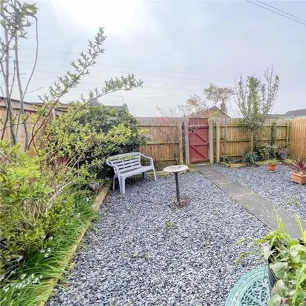 Image 2 - Edale Close, Bromborough, CH62 8ET, United Kingdom - Townhouse for sale