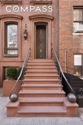 Image 6 - 120 East 19th Street, New York, NY 10003, USA - Townhouse for sale