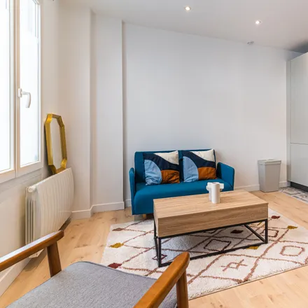 Rent this 2 bed apartment on 90 Rue Haxo in 75020 Paris, France