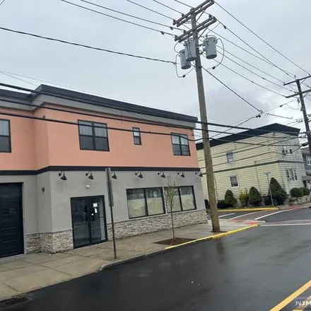 Image 2 - 748 Hudson Avenue, North End Business District, Secaucus, NJ 07094, USA - House for sale