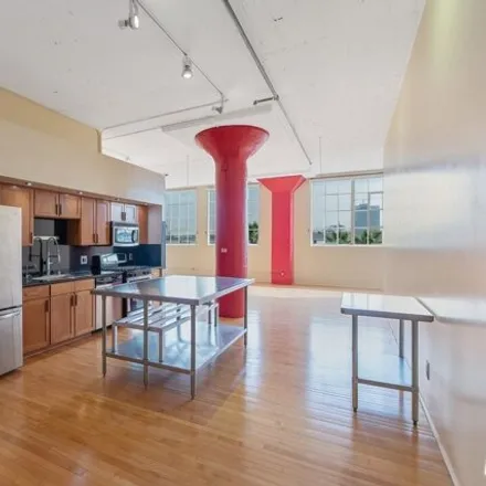 Buy this 1 bed condo on Downtown Women's Center in 325 South Los Angeles Street, Los Angeles