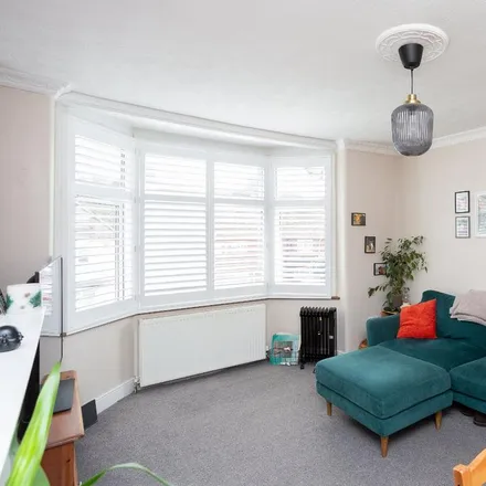 Image 3 - 86 Gammons Lane, North Watford, WD24 5HY, United Kingdom - Apartment for rent