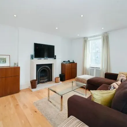 Rent this 3 bed apartment on 17-39 George Street in London, W1U 3QD