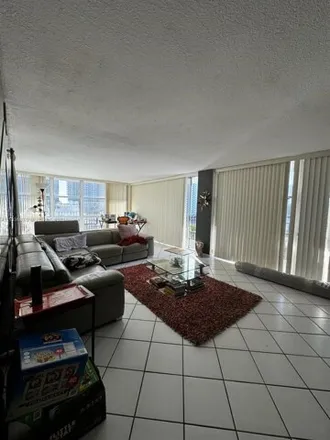 Image 5 - 1000 Parkview Drive, Hallandale Beach, FL 33009, USA - Apartment for rent