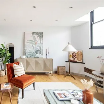 Buy this 2 bed house on 323 Portobello Road in London, W10 5TA