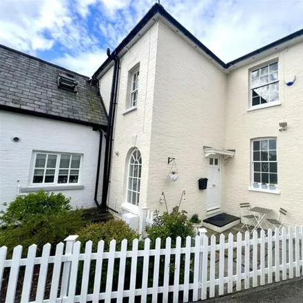 Buy this 3 bed house on The Royal Oak in 19 Station Road, Sunningdale