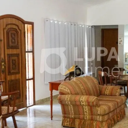 Buy this 6 bed house on Estrada dos Pereiras in Jardim Shangrilá, Atibaia - SP
