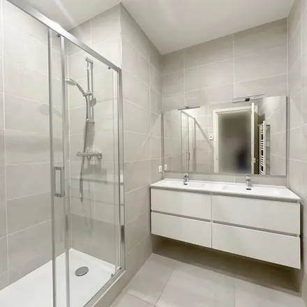 Rent this 6 bed apartment on 3 Rue du Général Delanne in 92200 Neuilly-sur-Seine, France