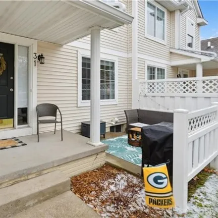 Image 3 - 9240 Greenspire Drive, West Des Moines, IA 50266, USA - Townhouse for sale