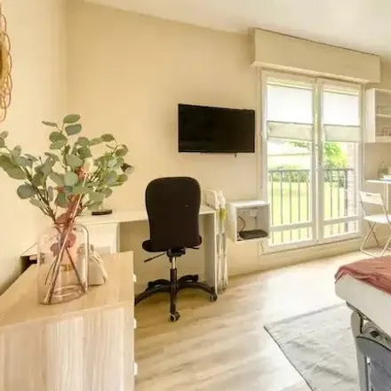 Rent this 1 bed apartment on 21 Boulevard Magenta in 77300 Fontainebleau, France