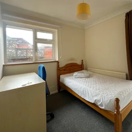 Image 6 - Oldbury Road, Worcester, WR2 6AR, United Kingdom - Room for rent