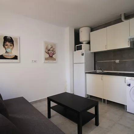Image 6 - Travesía Huerta del Obispo, 7, 28039 Madrid, Spain - Apartment for rent