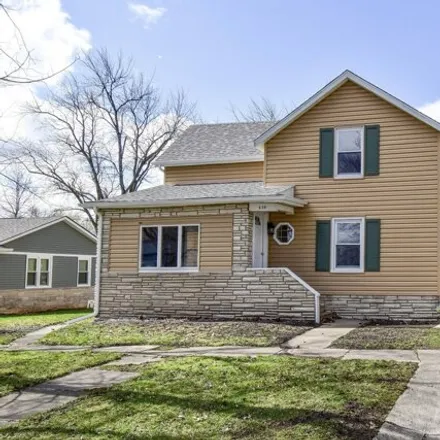 Buy this 4 bed house on 434 East Vermillion Street in Odell, Livingston County