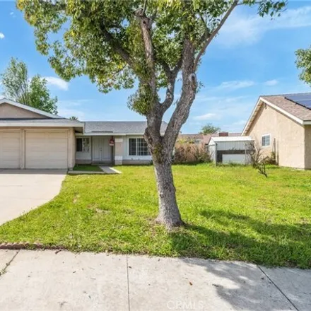 Buy this 3 bed house on 898 South Teakwood Avenue in Rialto, CA 92376