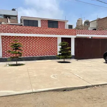 Rent this studio house on Avenida Del Golf in Lima Metropolitan Area 15856, Peru