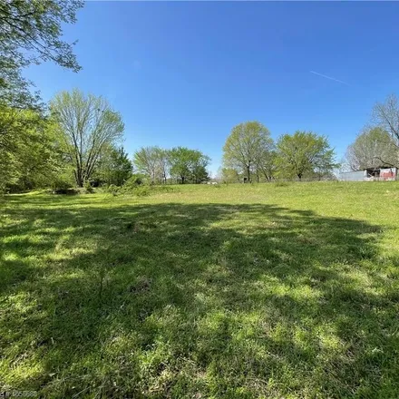 Image 2 - 22499 Osage, Bokoshe, Le Flore County, OK 74930, USA - House for sale