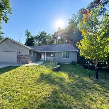 Buy this 3 bed house on 1307 34th St SE in Cedar Rapids, Iowa
