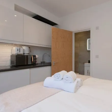 Image 2 - Wicklow Street, London, WC1X 9AY, United Kingdom - Apartment for rent