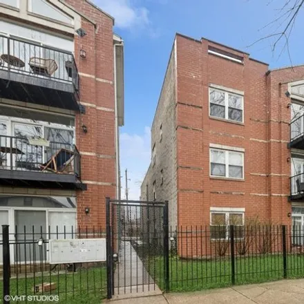 Buy this 2 bed condo on 5933 West Huron Street in Chicago, IL 60644