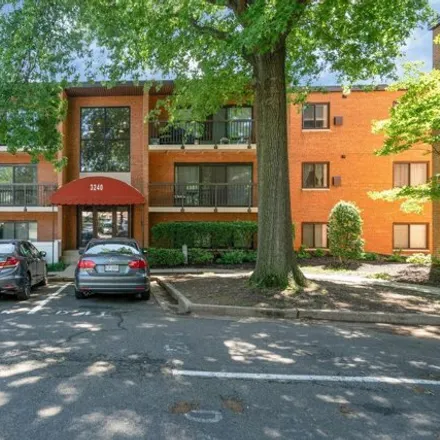 Buy this 1 bed condo on 3240 South 28th Street in Alexandria, VA 22302
