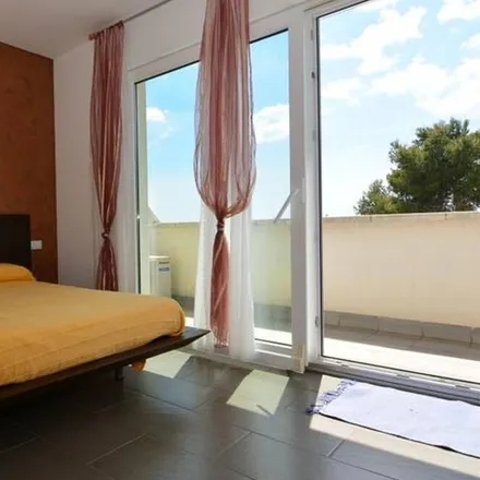 Rent this 4 bed duplex on Roda de Berà in Mas del Nin, Autopista de la Mediterrània