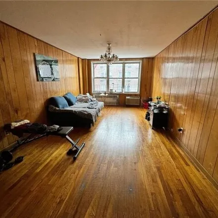 Image 6 - 86-05 60th Road, New York, NY 11373, USA - Apartment for sale