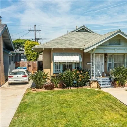 Buy this 4 bed house on 2261 West 30th Street in Los Angeles, CA 90018