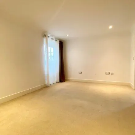 Rent this 2 bed apartment on 41 Blenheim Avenue in Westwood Park, Southampton