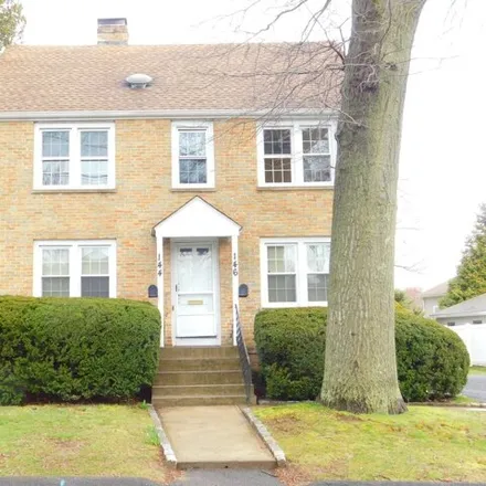 Rent this 4 bed house on 146 Warsaw Street in Fairfield, CT 06825