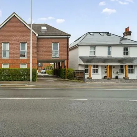 Buy this 1 bed apartment on Dental Partners Thatcham in 118 Bath Road, Thatcham