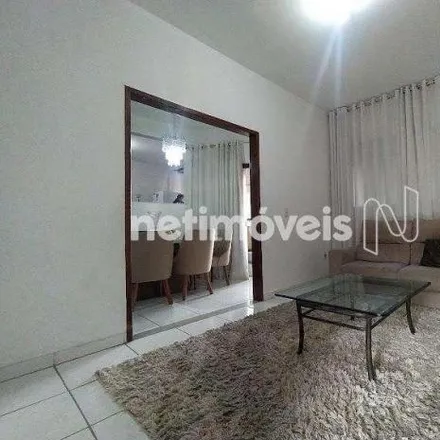Buy this 2 bed house on Rua Servidão in Jardim dos Comerciários, Belo Horizonte - MG