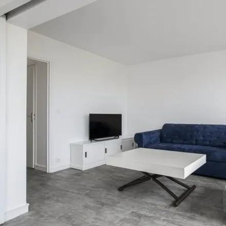 Image 2 - 130 Rue de la Croix Nivert, 75015 Paris, France - Apartment for rent