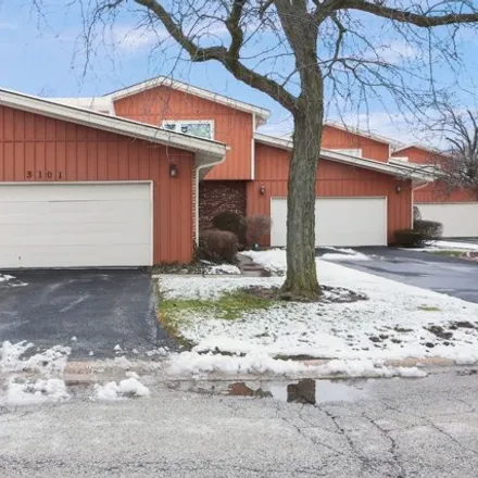 Buy this 3 bed townhouse on Palmer Court in Flossmoor, Rich Township