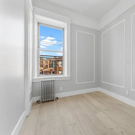 Image 5 - 836 East 229th Street, New York, NY 10466, USA - Duplex for sale