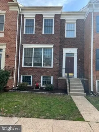 Image 2 - Woodfield Drive, Centreville, VA 20120, USA - House for rent
