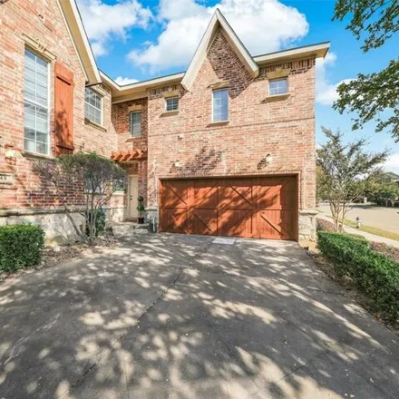 Rent this 3 bed townhouse on 2147 Parkview in Carrollton, TX 75006