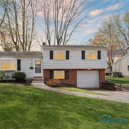 Buy this 3 bed house on 1017 Scribner Street in Maumee, OH 43537