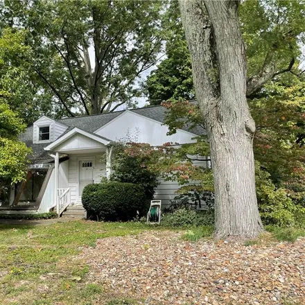 Buy this 4 bed house on 709 Midland Avenue in Ravenna, OH 44266