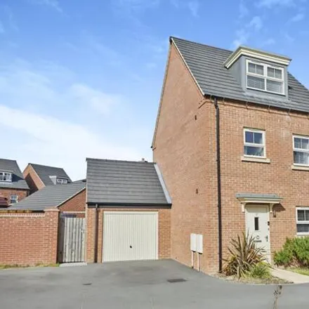 Buy this 4 bed house on Hazel Close in Burton-on-Trent, DE13 0UD
