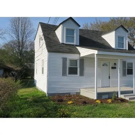 Rent this 3 bed house on 555 43rd Street in Newport News, VA 23607