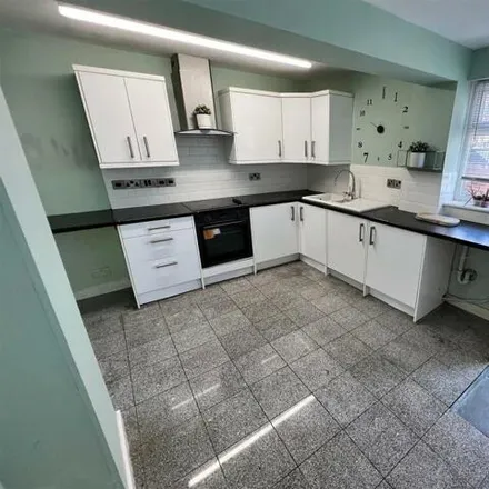 Image 3 - Double Dragon, 21 Leeds Road, Castleford, WF10 5HE, United Kingdom - House for sale