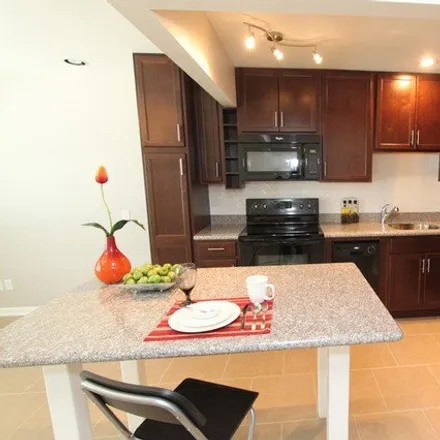 Image 3 - 1161 West Ashby Place, San Antonio, TX 78201, USA - Apartment for rent